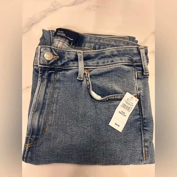 Gap Women’s High Rise Universal Jegging Sz. 14/32R, Light Wash - Picture 7 of 9